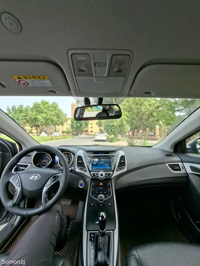 Hyundai Avante 2015 · 1.6 AT