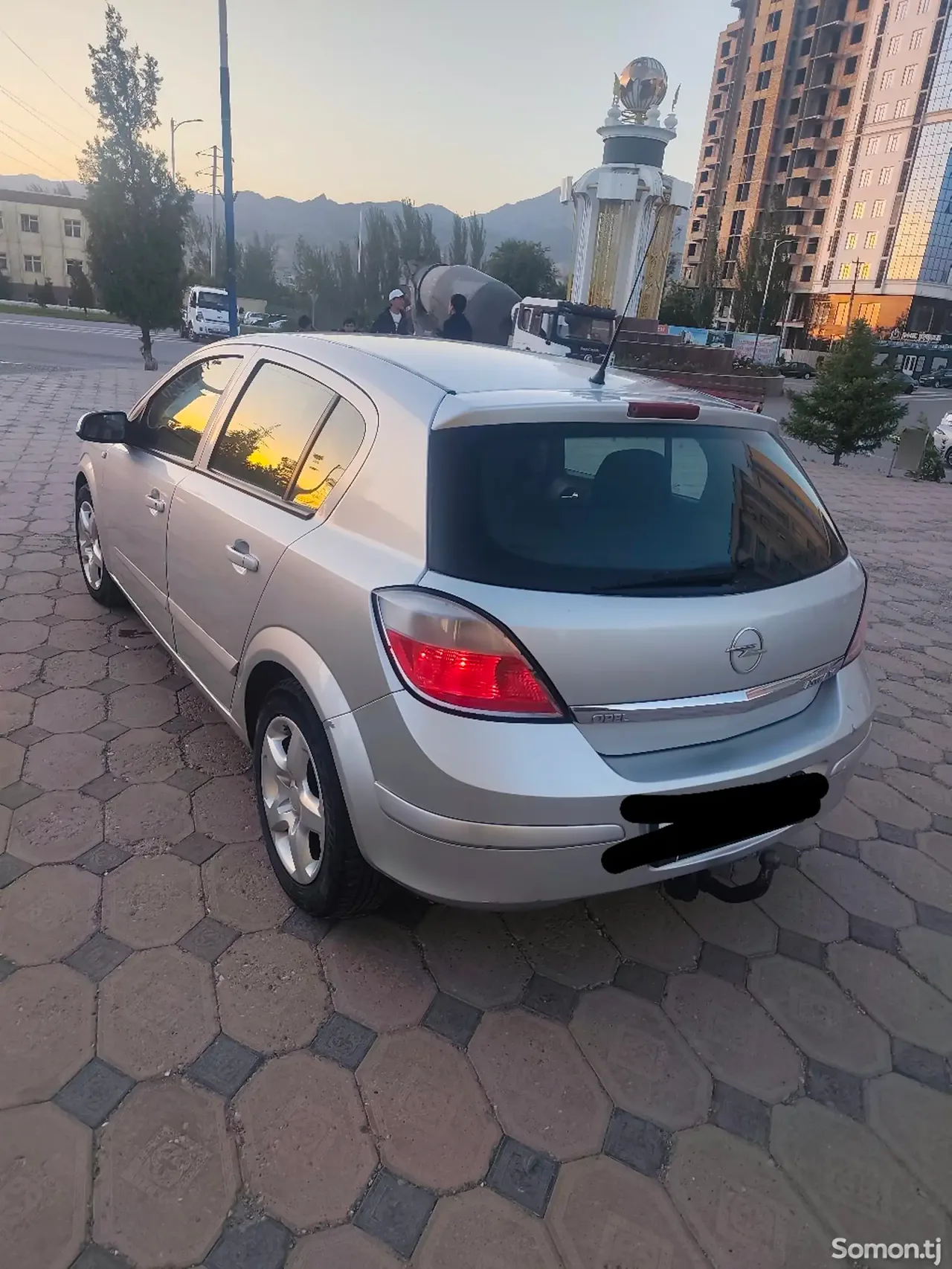 Opel Astra H 2006 · 1.6 MT