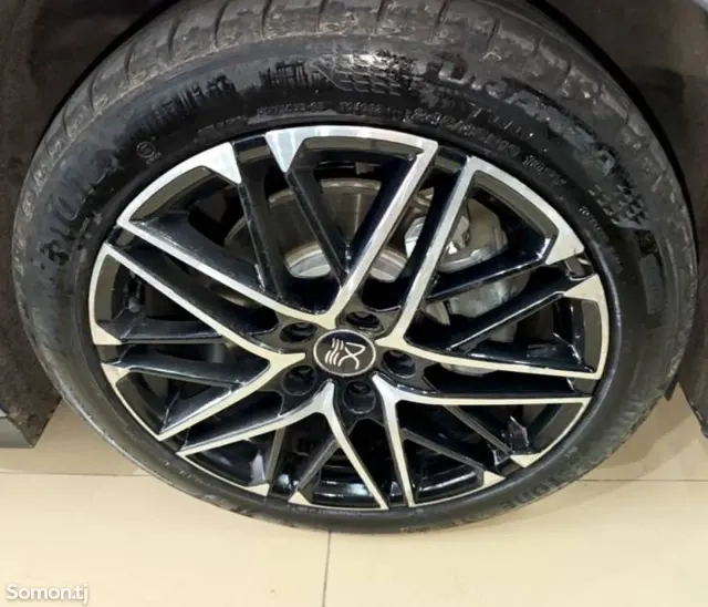 BYD Han 2025 · AT
