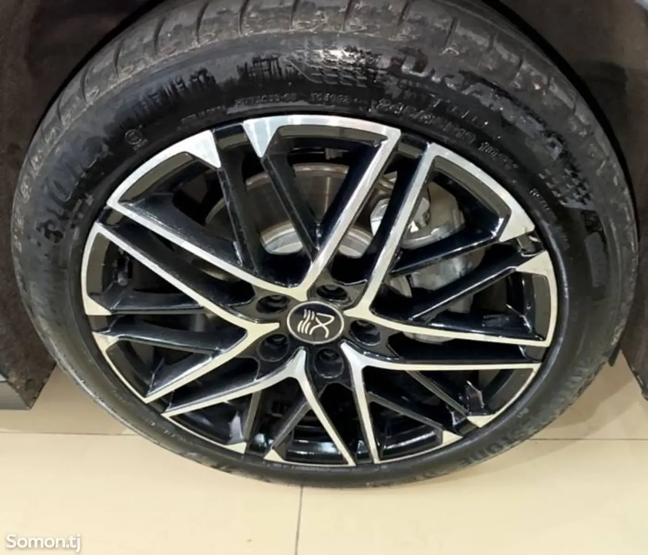 BYD Han 2025 · AT