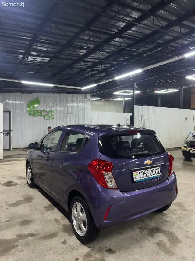 Chevrolet Spark 2016 · 1.0 AT