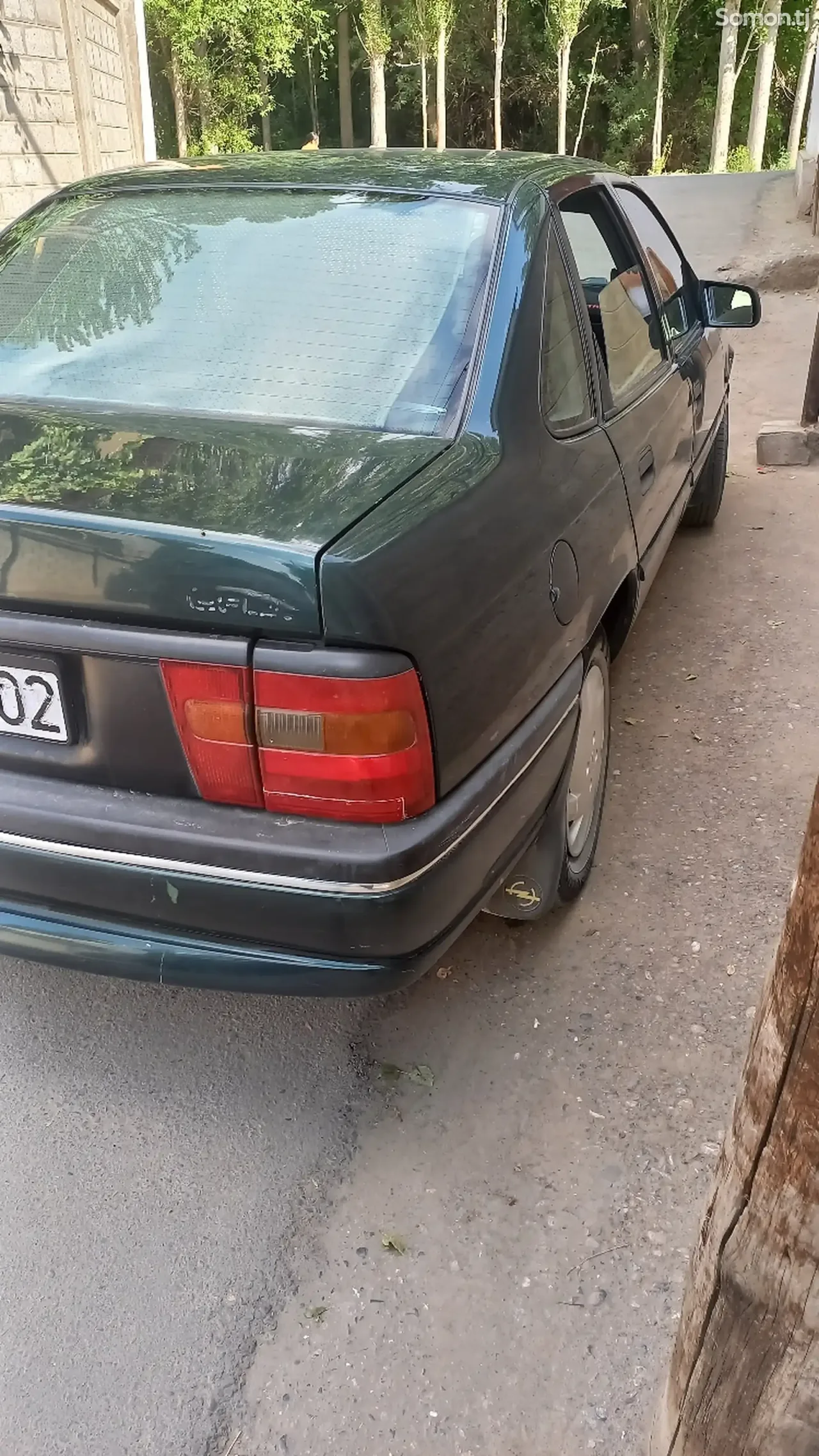 Opel Vectra A 1995 · 1.6 MT