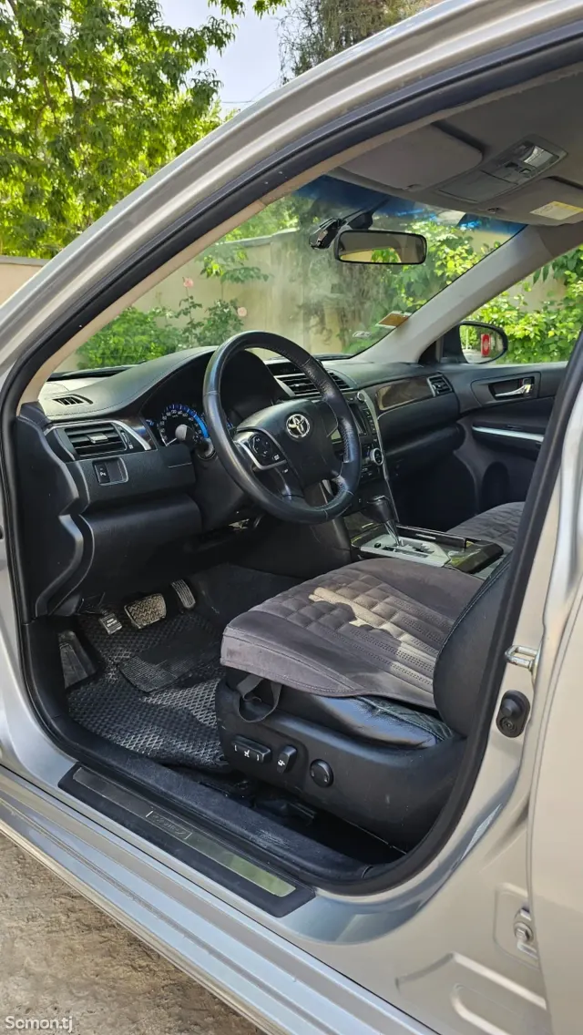 Toyota Camry 2016 · 2.5 AT