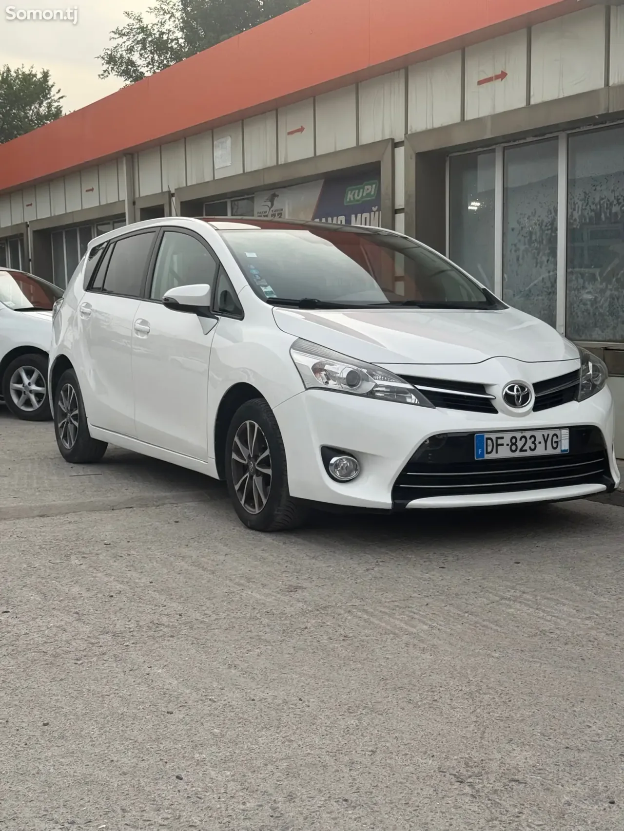 Toyota Verso 2014 · 1.6 MT