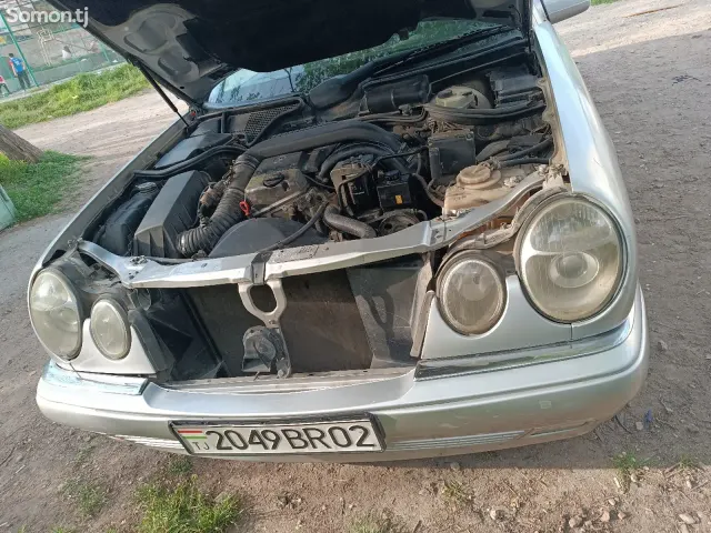 Mercedes-Benz E class 1997 · 2.2 MT
