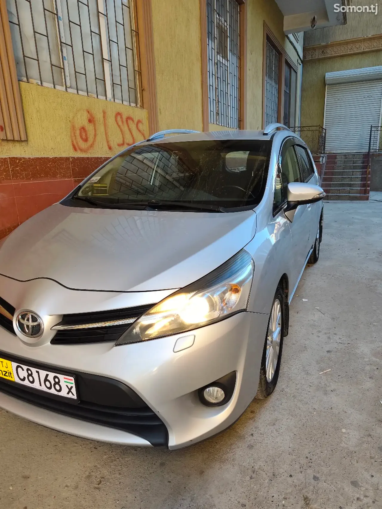 Toyota Verso 2014 · 1.6 MT