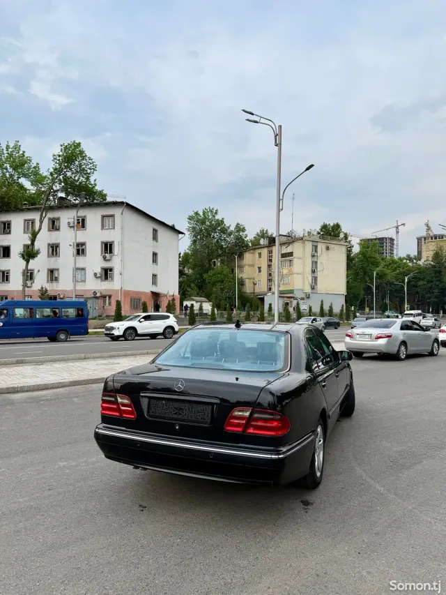 Mercedes-Benz E class 2001 · 2.3 AT