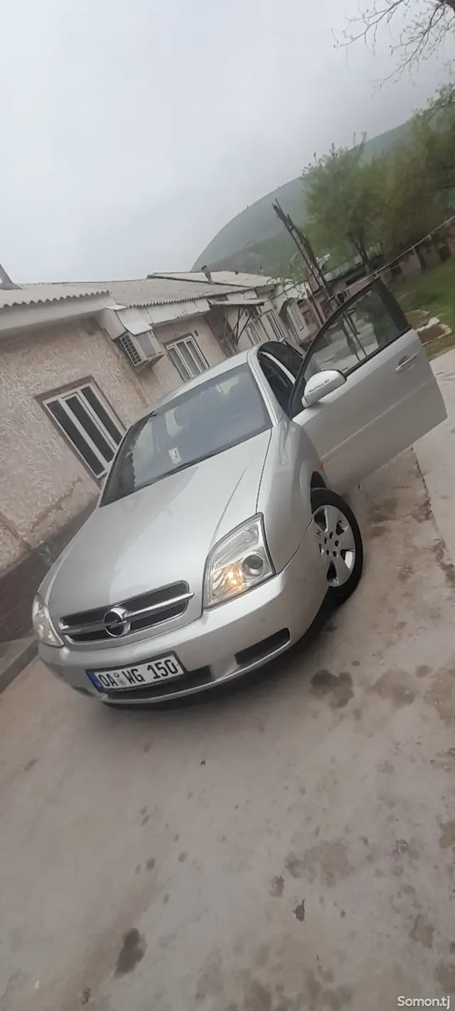 Opel Vectra C 2004 · 2.0 MT