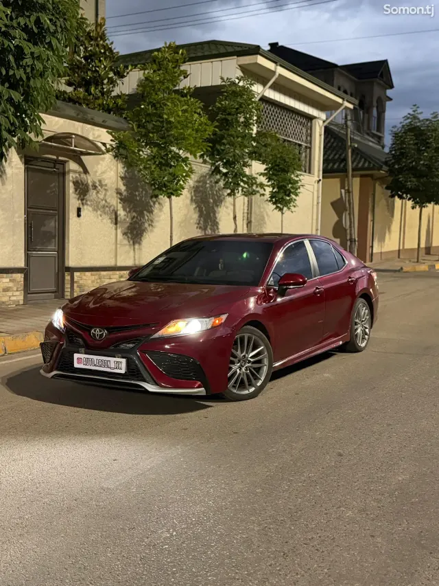 Toyota Camry 2018 · 2.5 AT