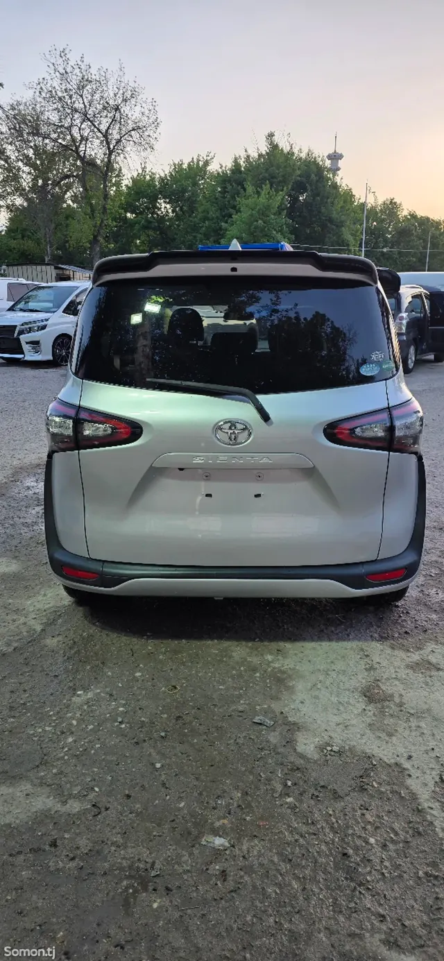 Toyota Sienta 2016 · 1.5 CVT