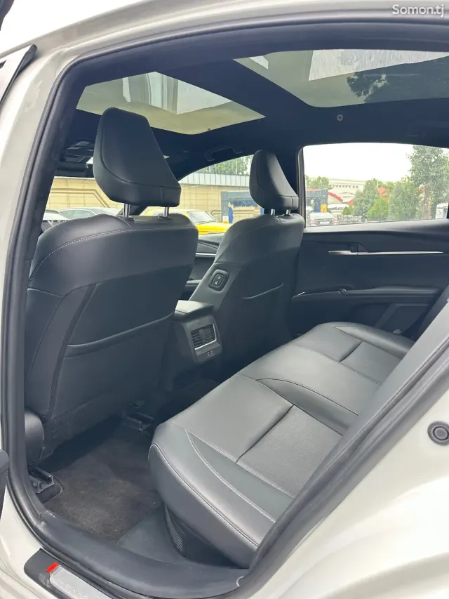 Toyota Camry 2026 · 2.5 AT