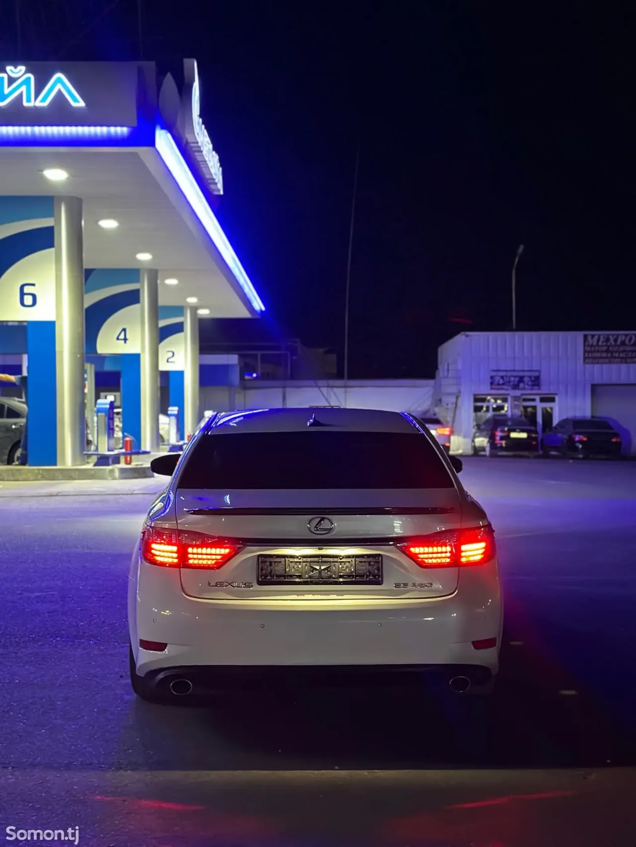 Lexus ES series 2013 · 3.5 AT
