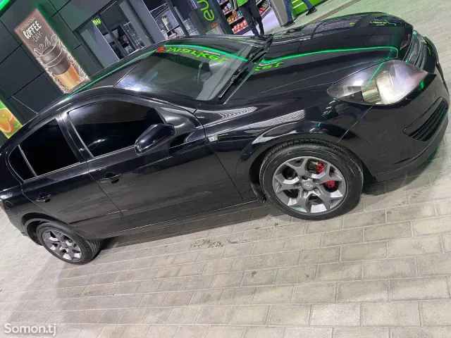 Opel Astra H 2006 · 1.8 MT