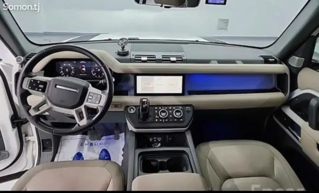 Land Rover Defender 2021 · 3.0 AT