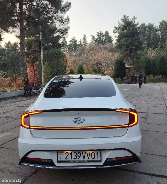 Hyundai Sonata 2021 · 2.0 AT