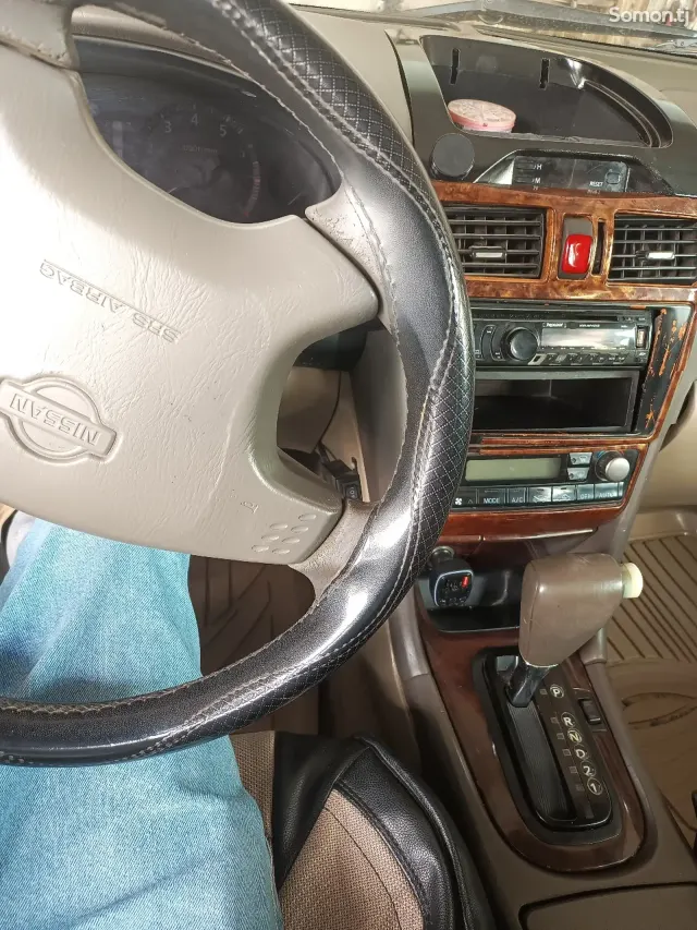 Nissan Cefiro 2001 · 2.0 AT