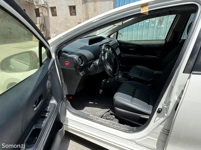 Toyota Aqua 2014 · 1.5 AT