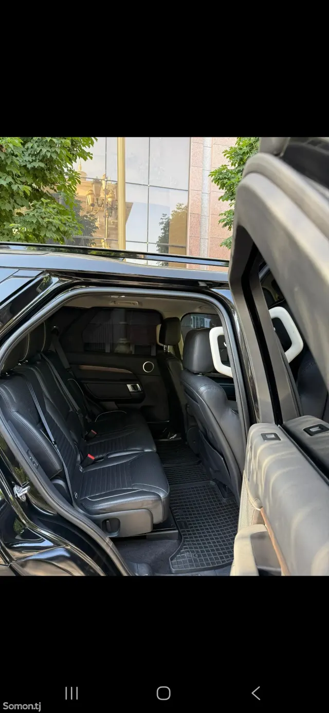 Land Rover Discovery 2018 · 3.0 AT