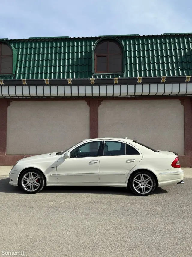Mercedes-Benz E class 2009 · 3.5 AT