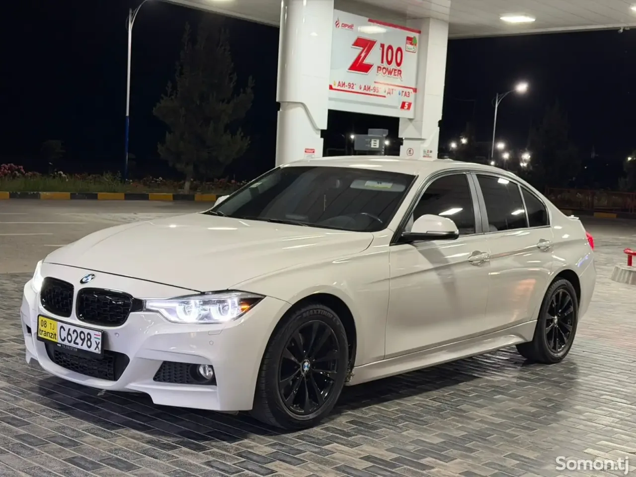 BMW 3 series 2017 · 2.0 AT