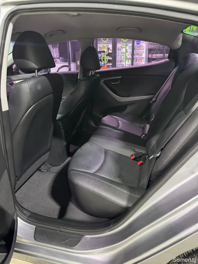 Hyundai Avante 2014 · 1.6 AT