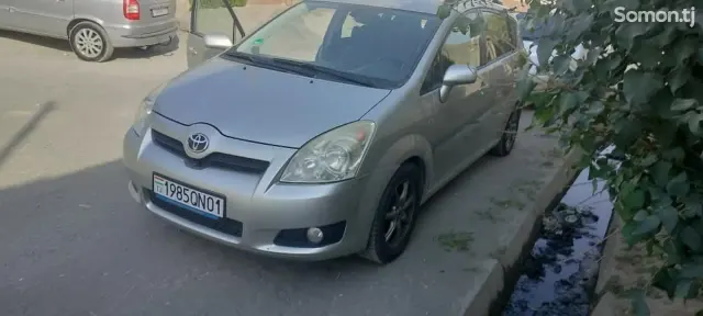 Toyota Corolla Verso 2008 · 2.2 MT