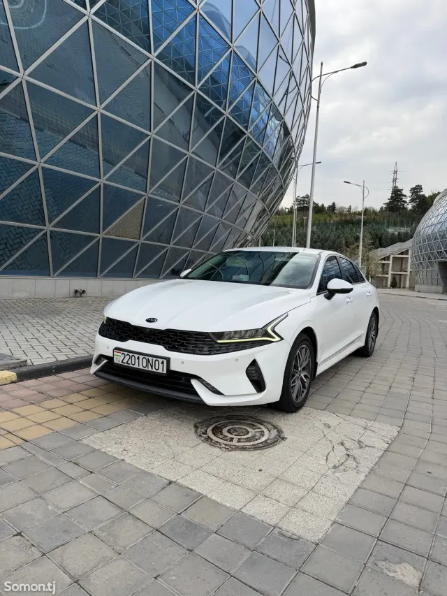 Kia K5 2021 · 2.5 AT