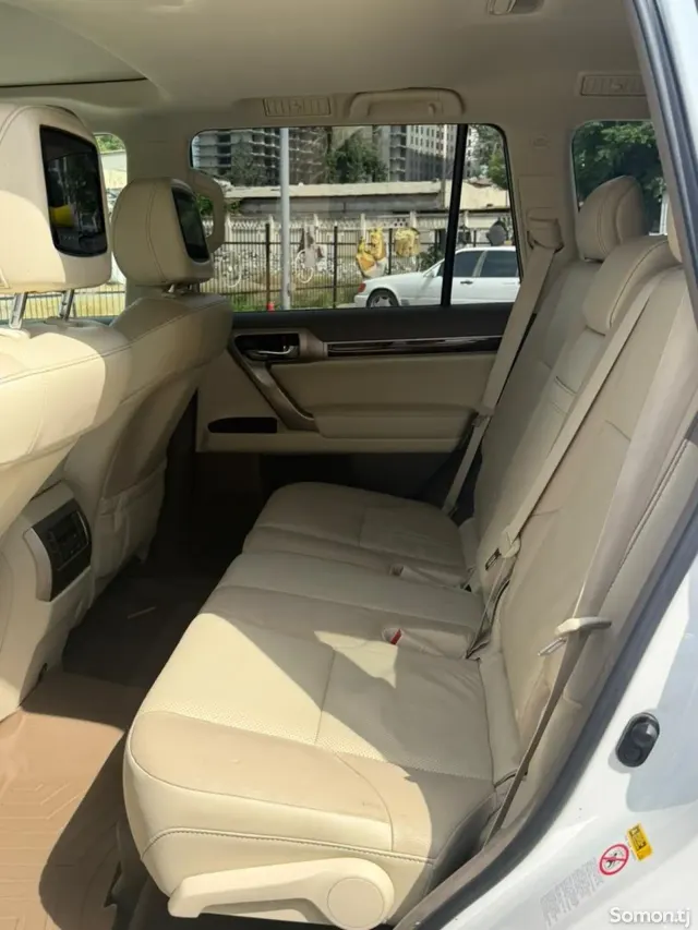 Lexus GX series 2017 · 4.6 AT