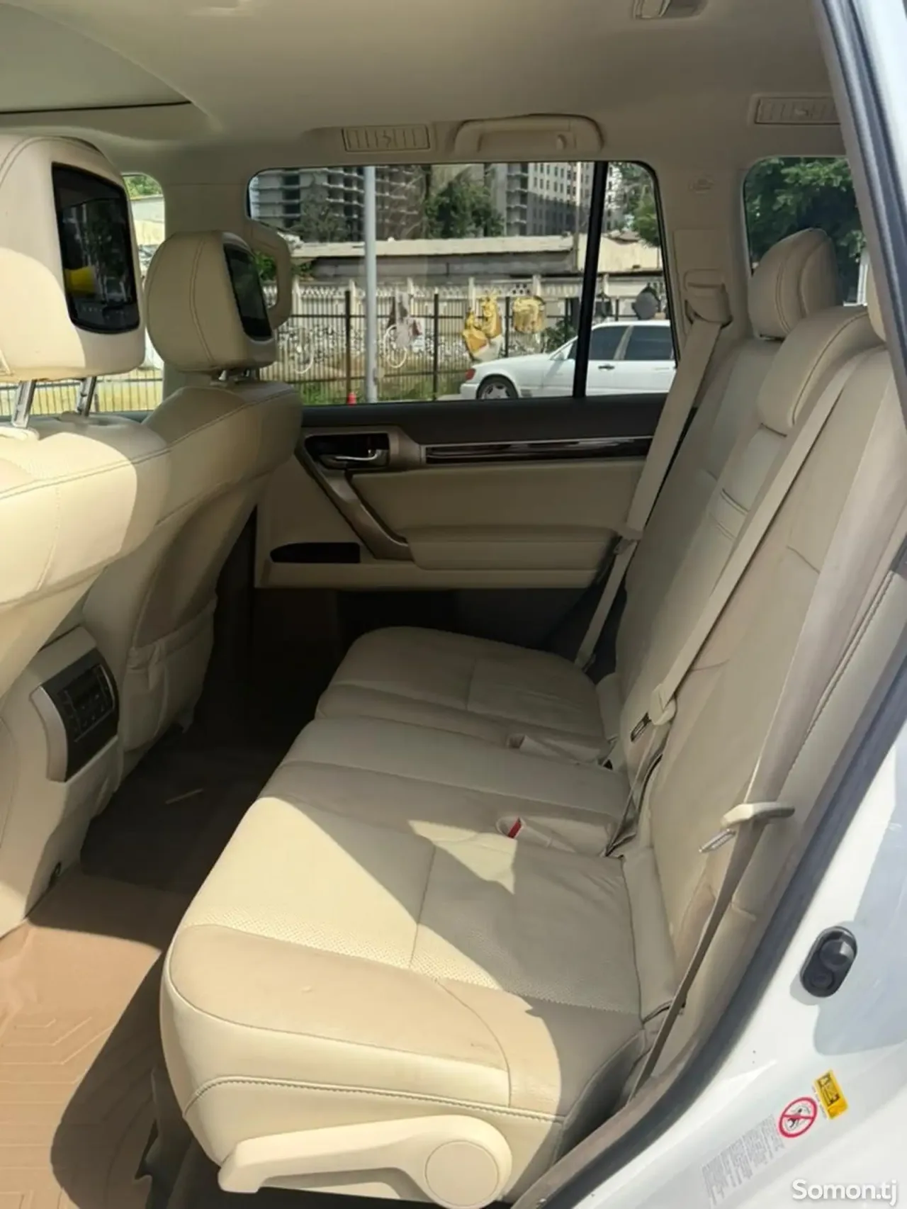 Lexus GX series 2017 · 4.6 AT