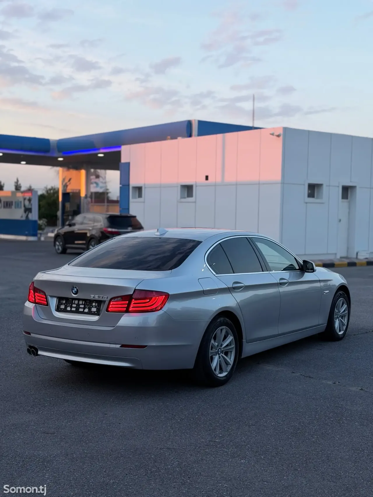 BMW 5 series 2012 · 2.0 AT