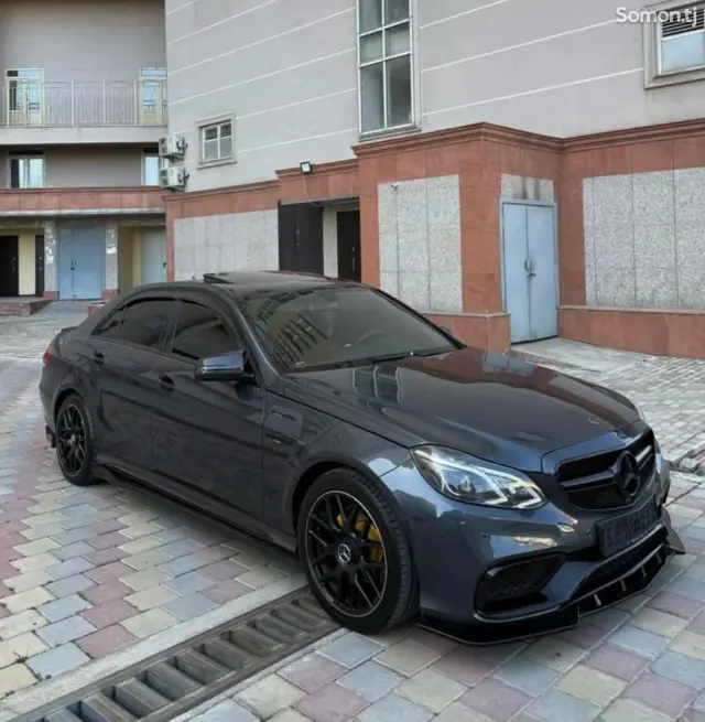 Mercedes-Benz E class 2010 · 3.5 AT