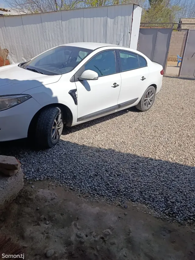 Renault Fluence 2011 · 1.6 MT