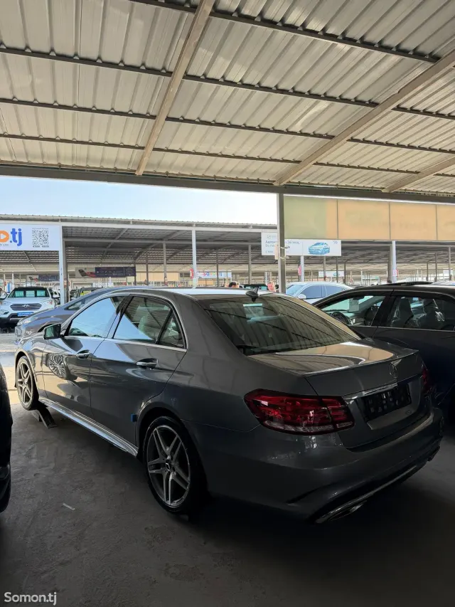 Mercedes-Benz E class 2015 · 3.5 AT
