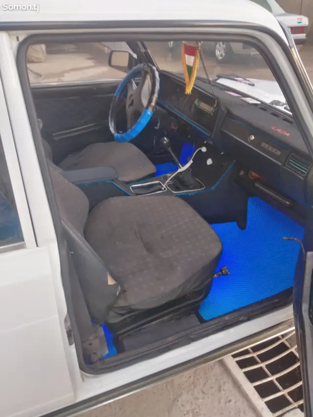Lada (ВАЗ) 2107 2003 · 1.6 MT