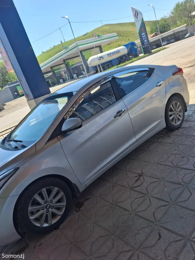 Hyundai Avante 2014 · 1.6 AT