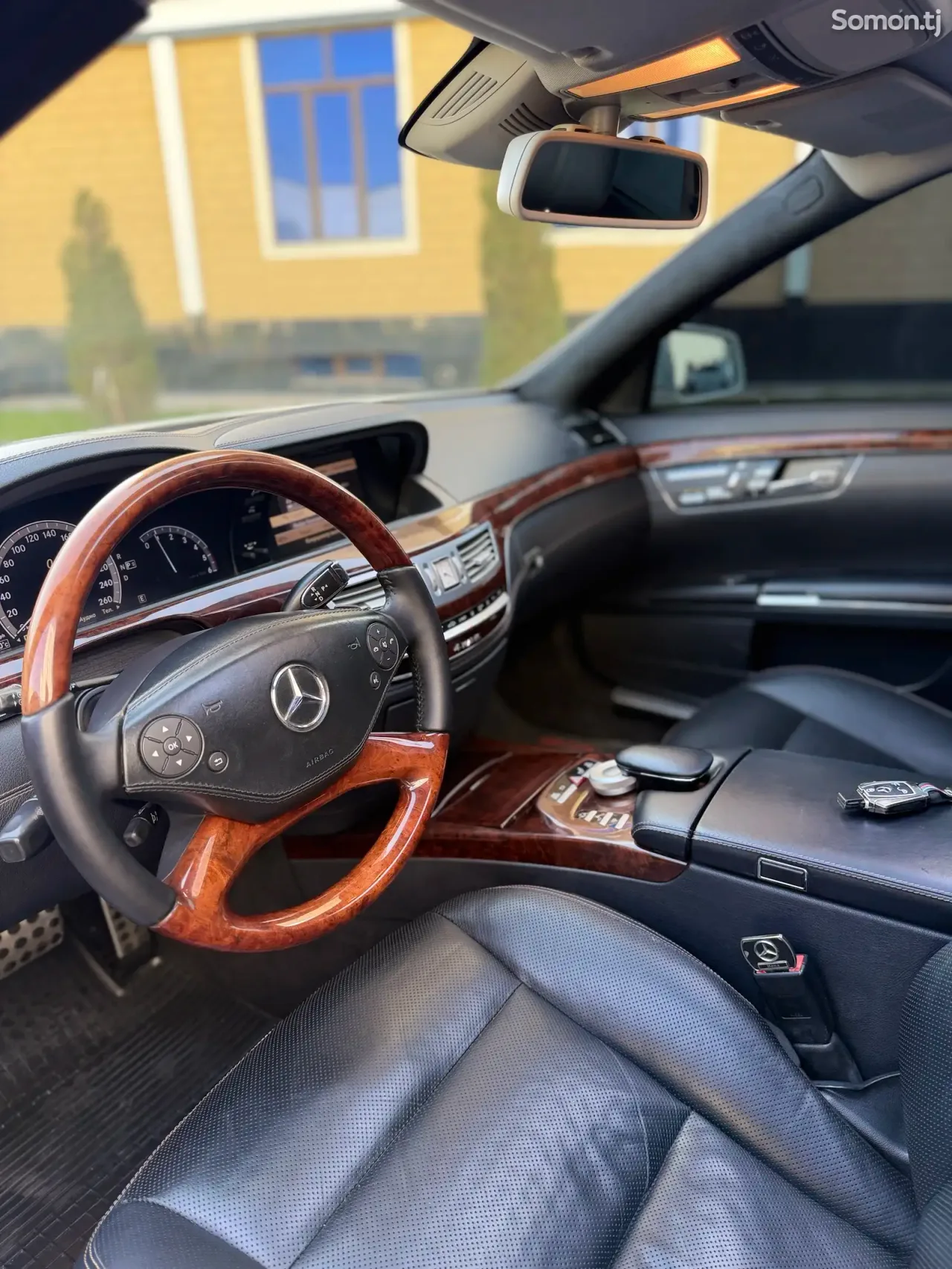 Mercedes-Benz S class 2012 · 3.5 AT