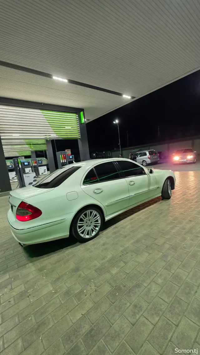 Mercedes-Benz E class 2007 · 3.5 AT