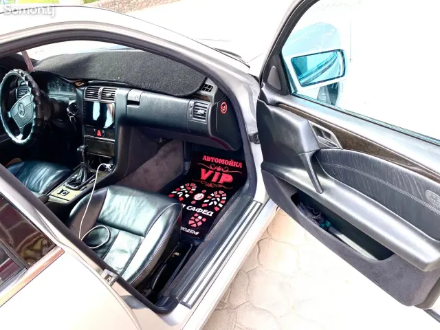 Mercedes-Benz E class 1998 · 2.3 MT