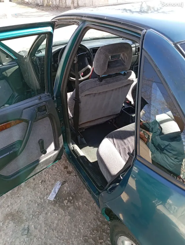 Opel Vectra A 1995 · 1.8 MT