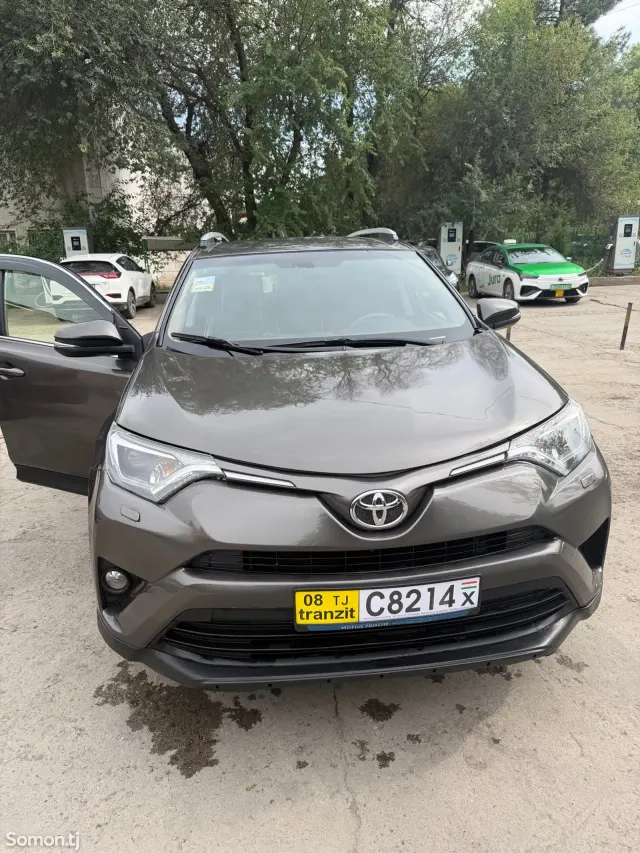 Toyota RAV 4 2014 · 2.0 MT