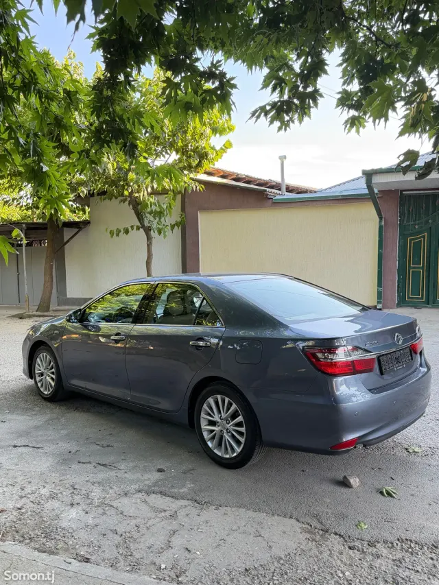 Toyota Camry 2015 · 2.5 AT