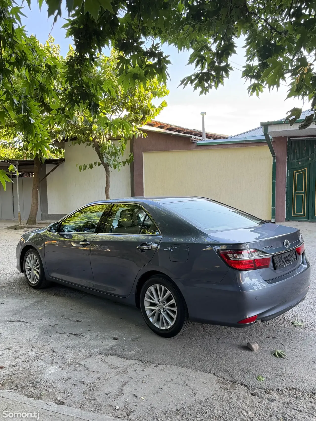 Toyota Camry 2015 · 2.5 AT