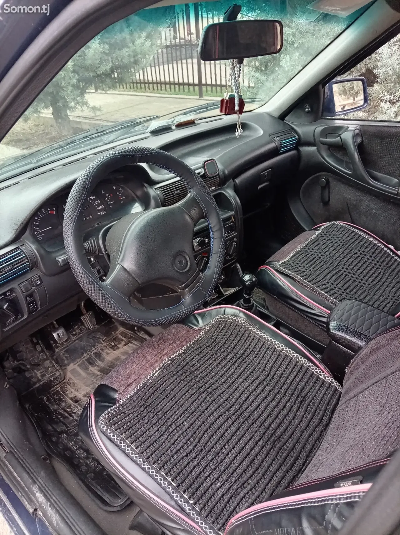 Opel Astra F 1993 · 1.6 MT