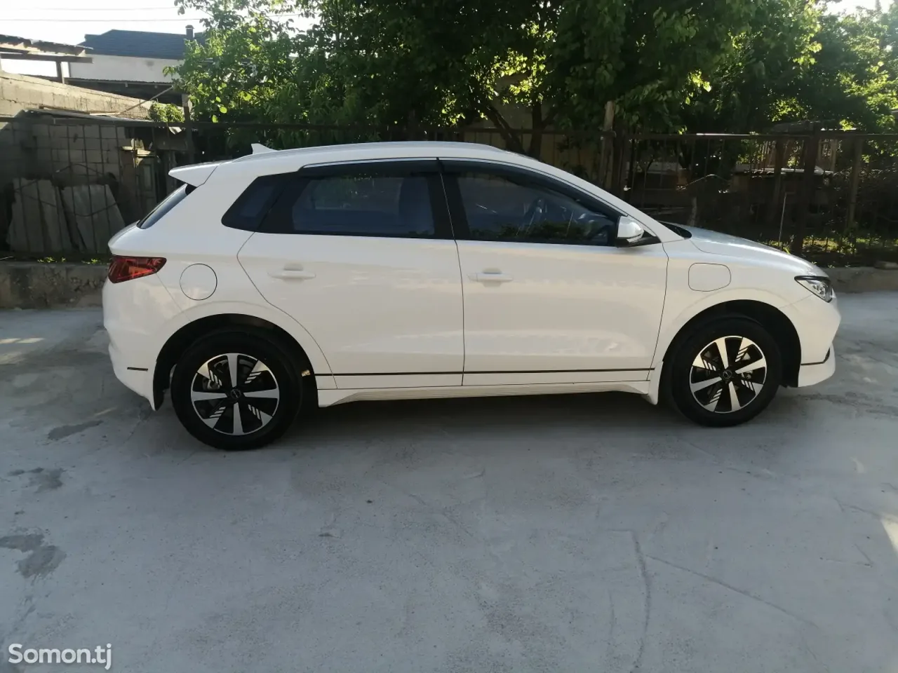 BYD E2 2024 · 1.0 AT