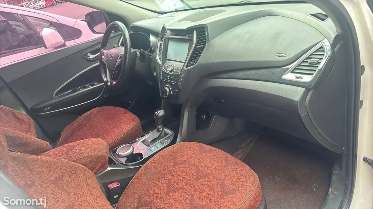 Hyundai Santa Fe 2014 · AT