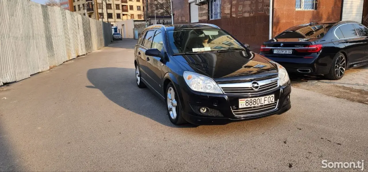 Opel Astra H 2008 · 1.6 MT