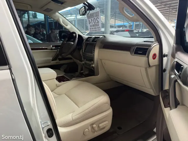 Lexus GX series 2014 · 4.6 AT
