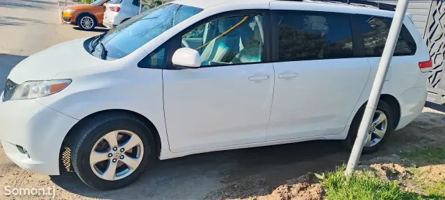 Toyota Sienna 2014 · 3.5 AT