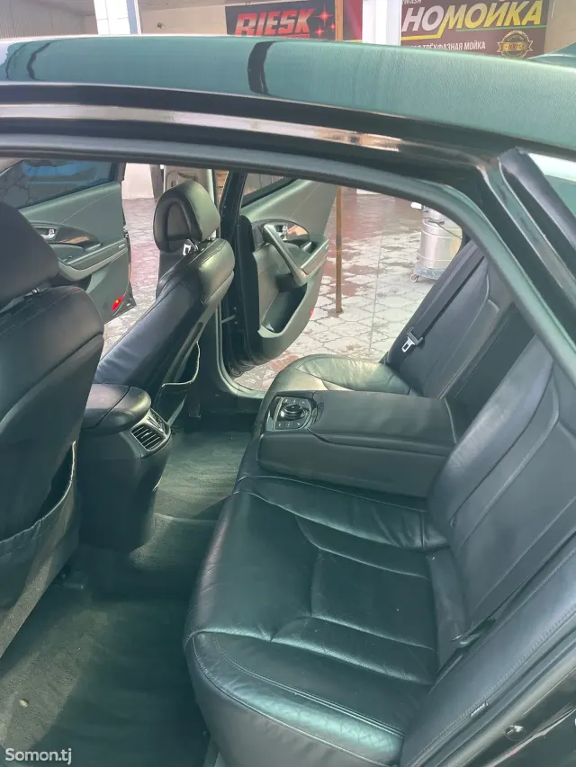 Hyundai Grandeur 2011 · 3.0 AT