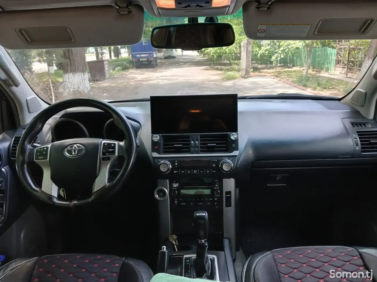 Toyota Land Cruiser Prado 2012 · 3.0 AT